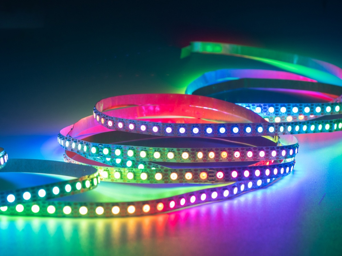 top-10-mon-trang-tri-phong-game-2