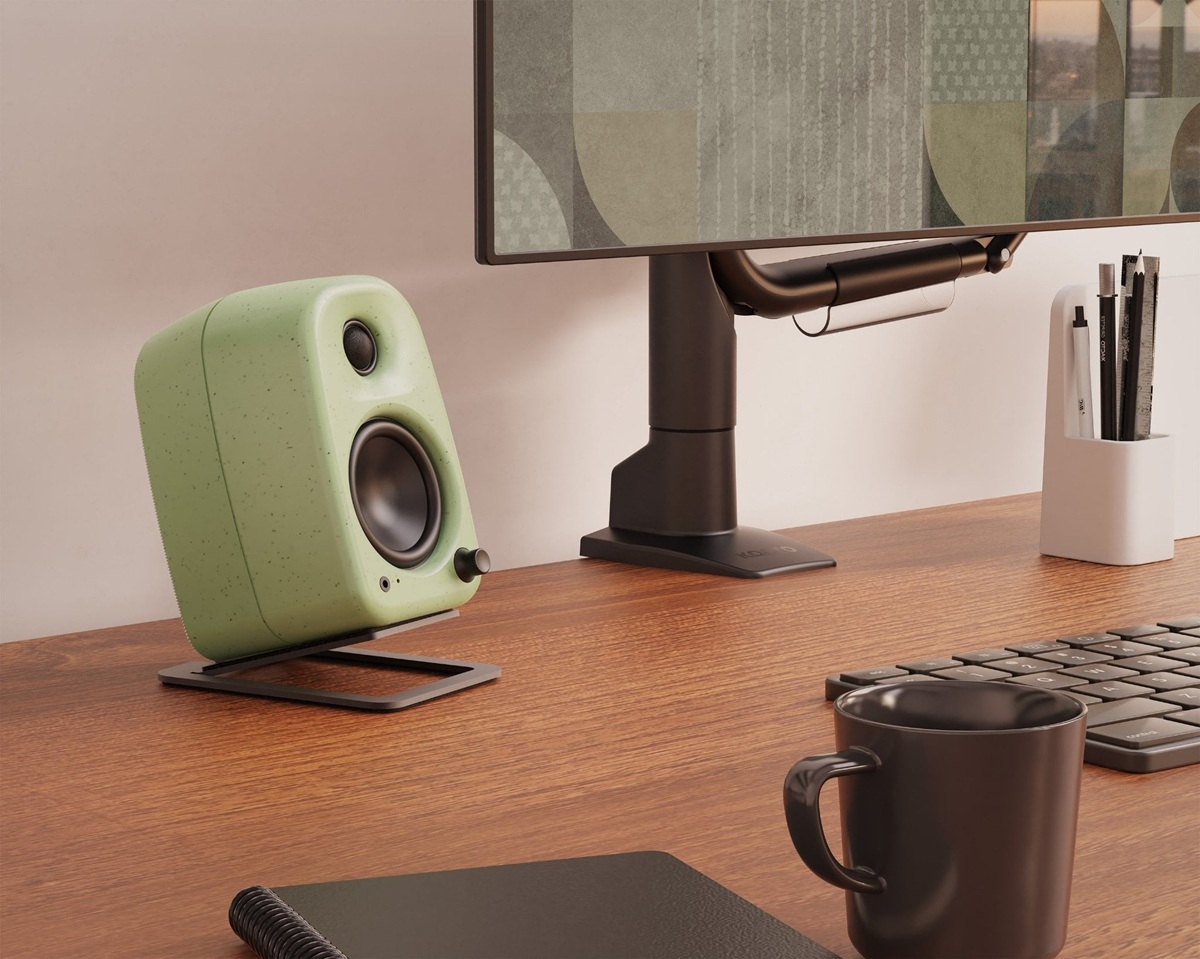 nen-chon-loa-bluetooth-hay-mo-hinh-anime-decor-ban-hoc-2